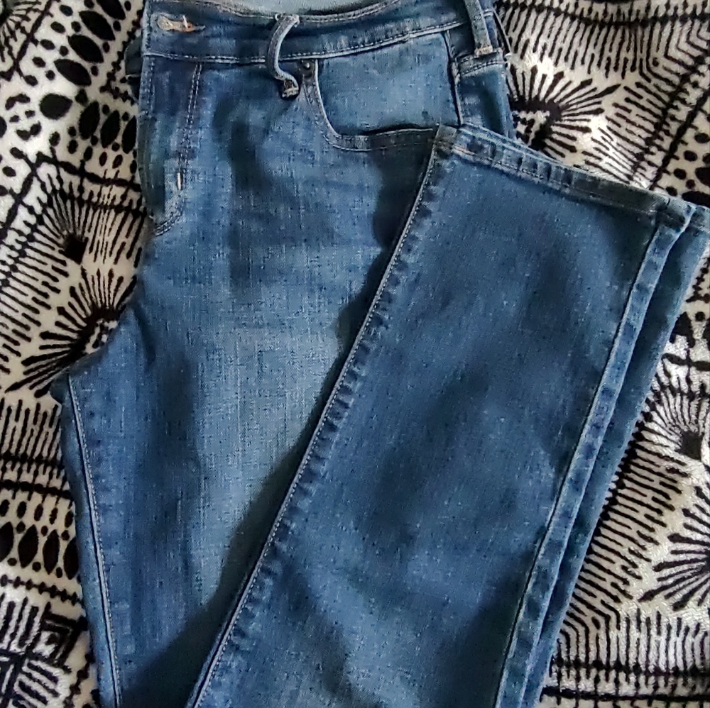 BOGO Old Navy Curvy. Size4